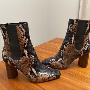 Donald Pliner Laila Bootie Size 6.5 M Width EUC MSRP $199